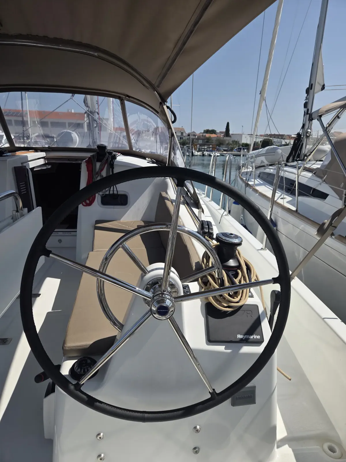 Interijer Sun Odyssey 380