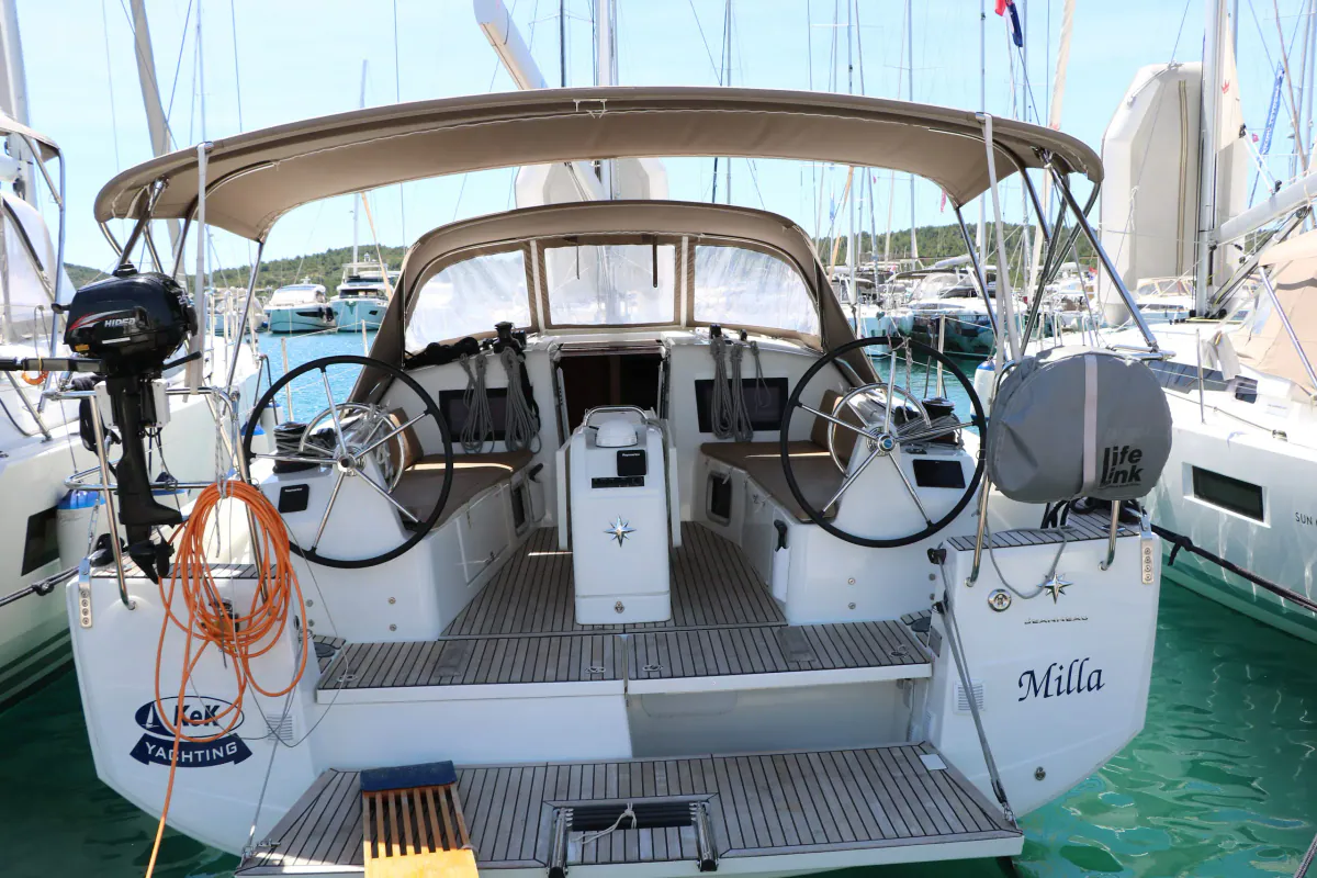 Milla, Sun Odyssey 410, na gatu