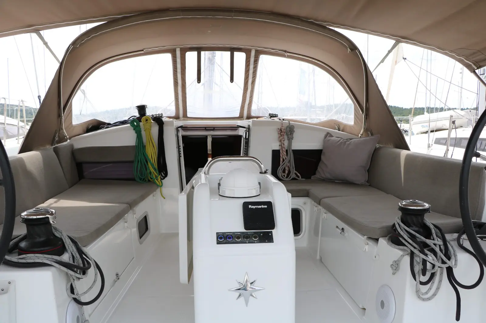 Uri, Jeanneau Sun Odyssey 440, fotografija 4